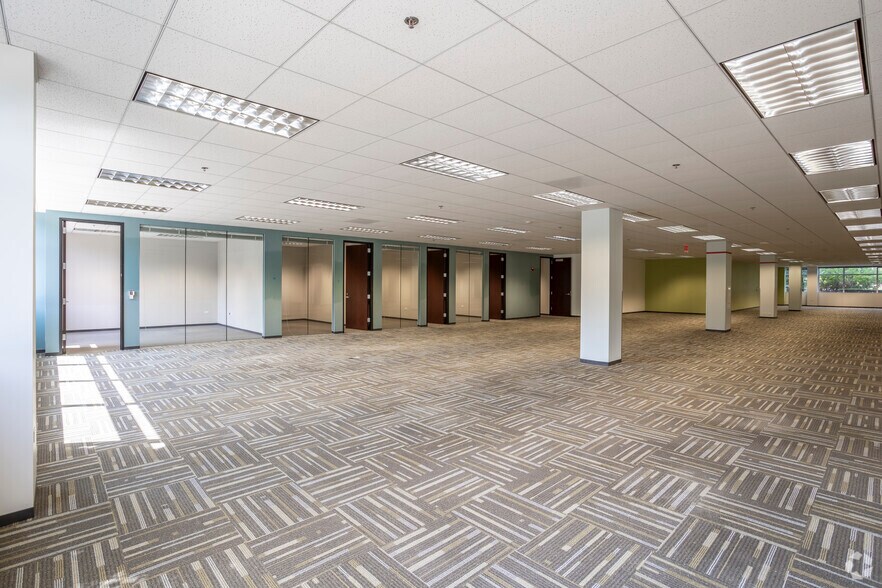 More Photos Of 955 American Ln, Schaumburg Office For Lease