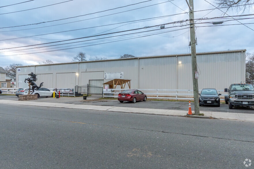 More Photos Of 633 Eagle Ave, West Hempstead Schools For Sale