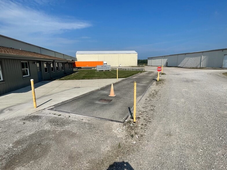 More Photos Of 8464 N 600 E, Hope Warehouse For Lease