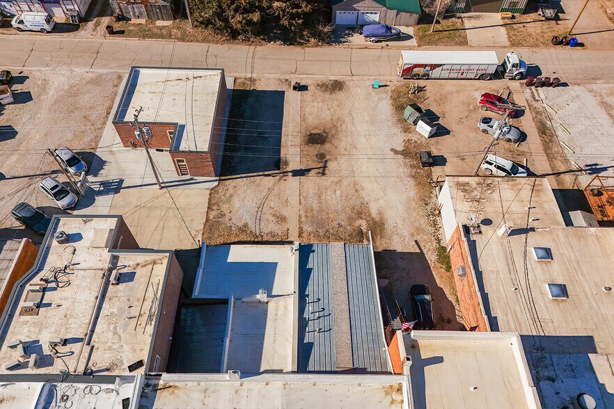 More Photos Of 115 N Main St, Lindsborg General Retail For Sale