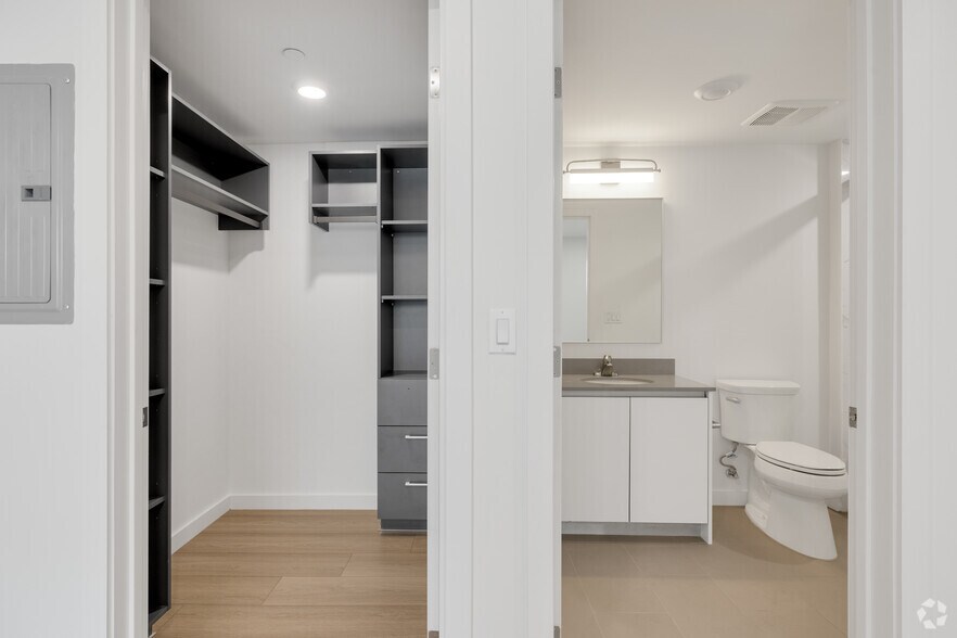 More Photos Of 1759 N Gower St, Los Angeles Apartments For Sale