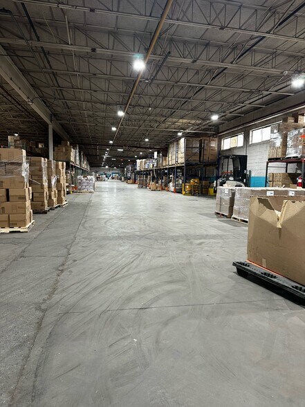 More Photos Of 4 American Way, Spotswood Warehouse For Lease