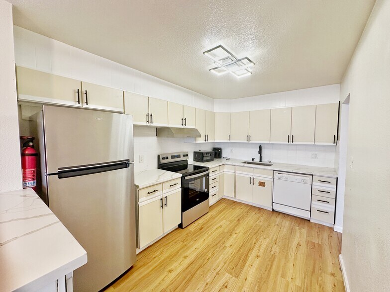 More Photos Of 1927-1929 Taraval St, San Francisco Apartments For Sale