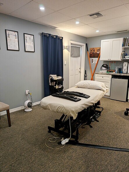 More Photos Of 3148 Southgate Cir, Sarasota Office For Sale