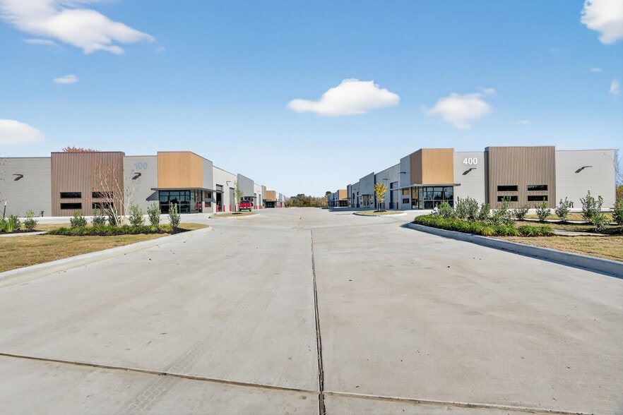 More Photos Of 5278 N Main St, Baytown Unknown For Lease