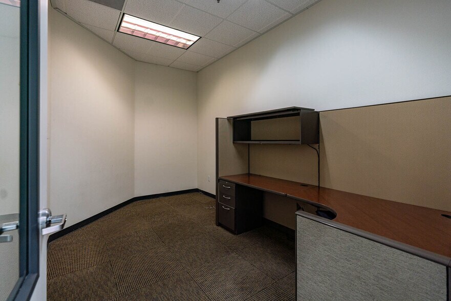 More Photos Of 300-304 E Avenue K6, Lancaster Office For Lease