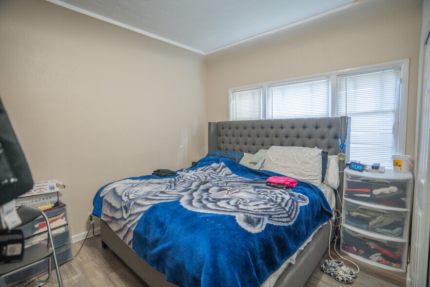 2024 Chestnut Ave, Long Beach, CA 90806 Apartments For Sale