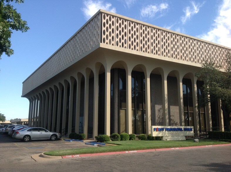 More Photos Of 3300 S 14th St, Abilene Office For Lease