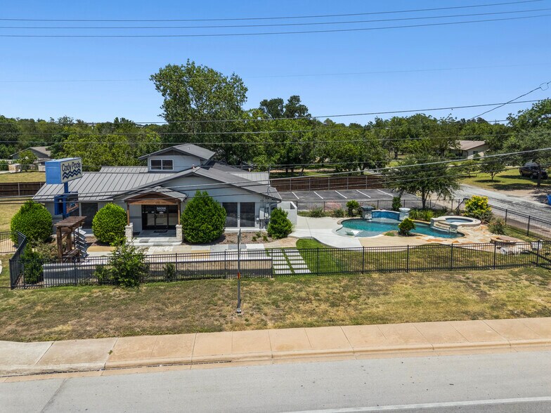 More Photos Of 2300 W Parmer Ln, Austin Freestanding For Sale