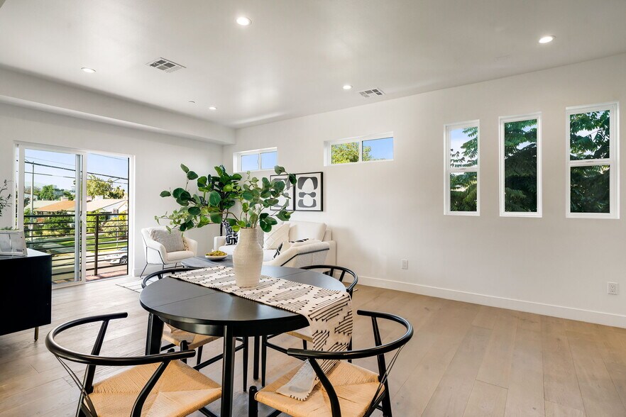 More Photos Of 6082 W 18th St, Los Angeles Apartments For Sale
