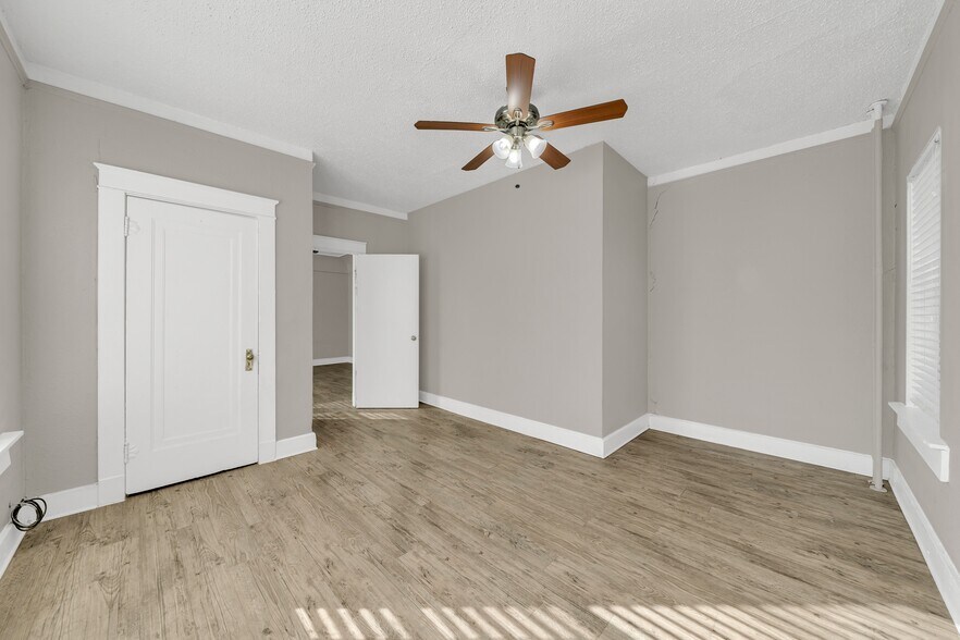 More Photos Of 1409 W Woodlawn Ave, San Antonio Apartments For Sale