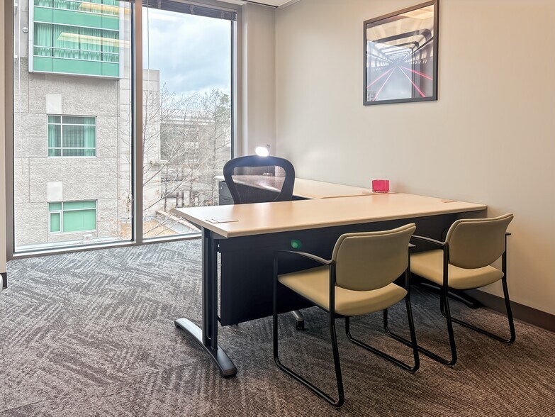 More Photos Of 21 Waterway Ave, The Woodlands Coworking Space