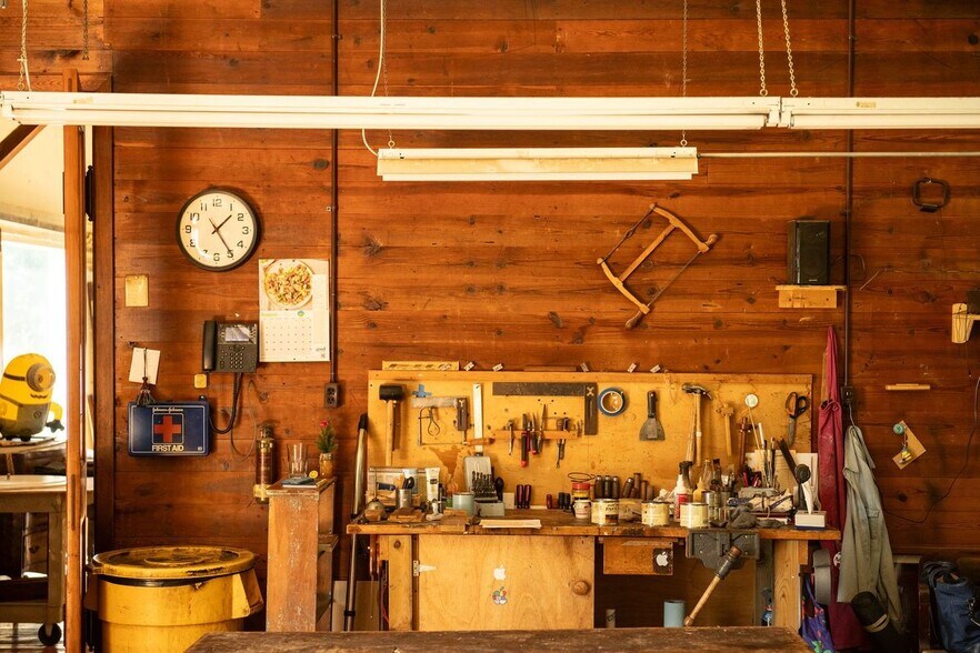 More Photos Of 33 Maple Ave, Claverack Flex For Sale