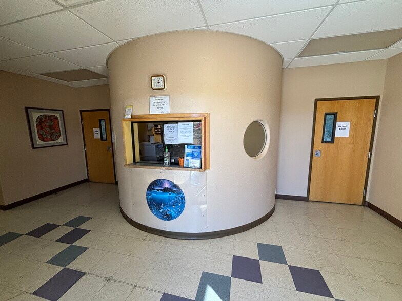 More Photos Of 2002 N Stockton Hill Rd, Kingman Medical For Sale