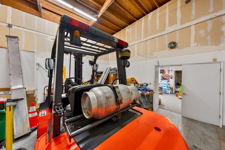 More Photos Of 3298 Monier Cir, Rancho Cordova Warehouse For Sale