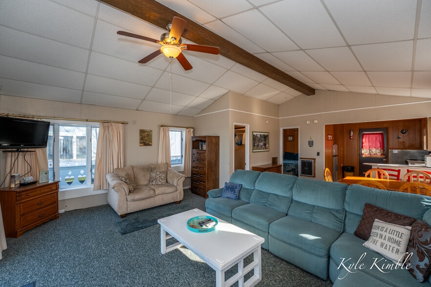 More Photos Of 104 W Houghton Lake Dr, Prudenville Hotel For Sale