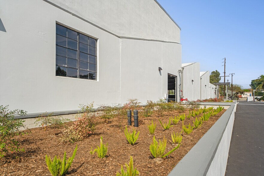 More Photos Of 4000-4010 Chevy Chase Dr, Los Angeles Unknown For Lease
