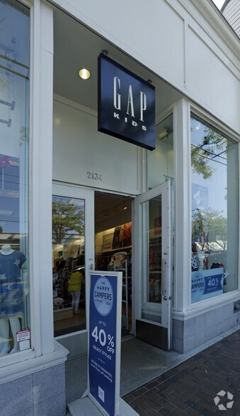 More Photos Of 2134 W 41st Ave, Vancouver Storefront For Sale