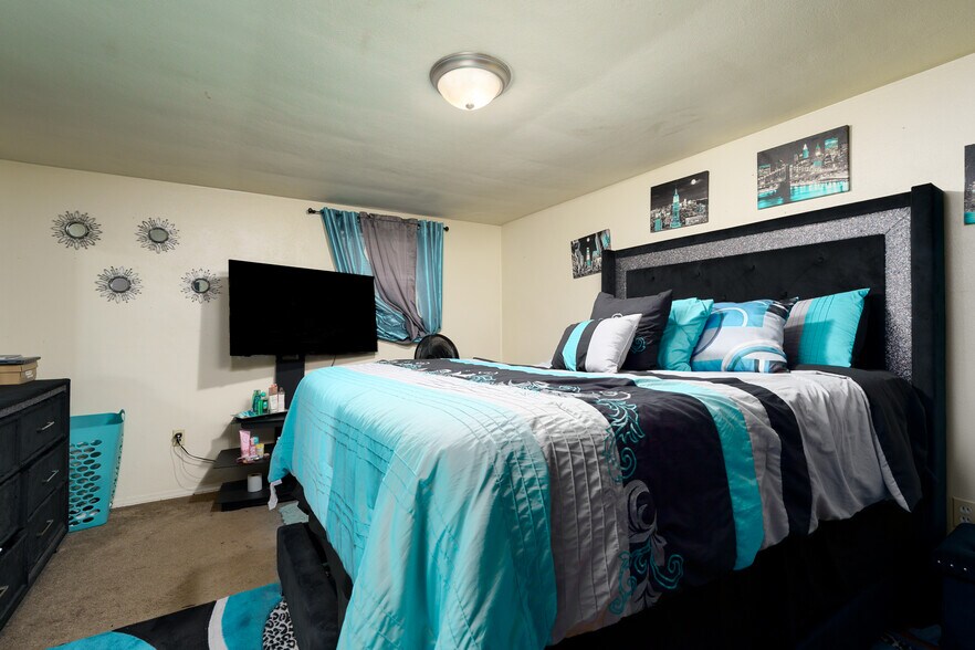 More Photos Of 210 Anderson Ln, Belleville Multifamily For Sale