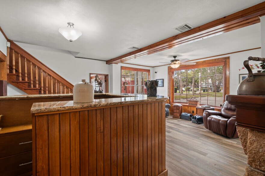 More Photos Of 123 Live Oak Ave, Daytona Beach Office Residential For Sale