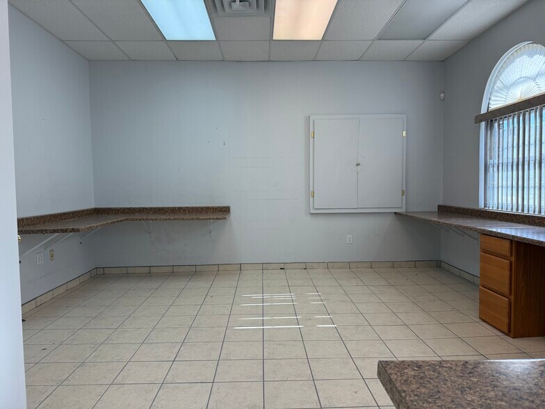 More Photos Of 347 Wyoming Ave, Wyoming Medical For Lease