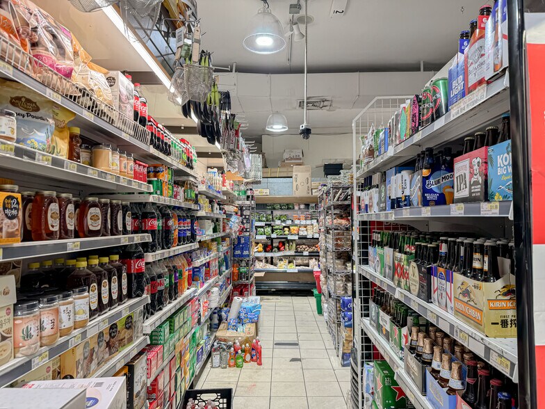 More Photos Of 14206 41st Ave, Flushing Supermarket For Lease