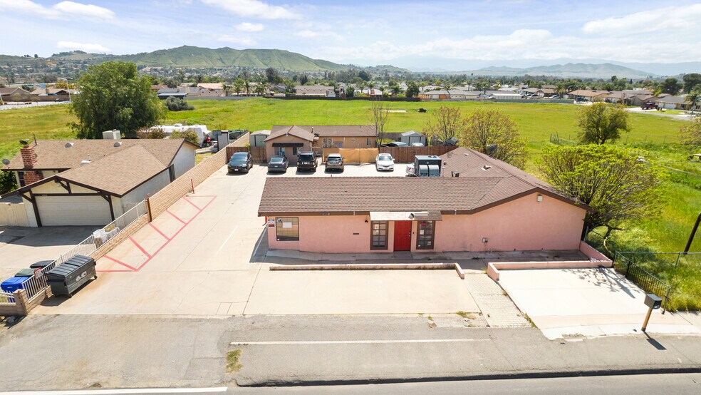 More Photos Of 8320-8322 Mission Blvd, Jurupa Valley Storefront Retail Office For Sale