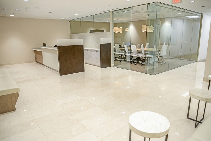 Primary Photo Of 26565-26575 W Agoura Rd, Calabasas Coworking Space