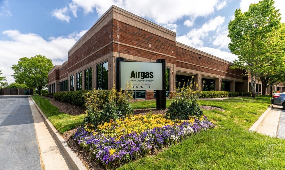 More Photos Of 2015 Vaughn Rd, Kennesaw Loft Creative Space For Sale