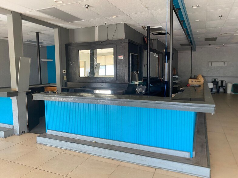 More Photos Of 2475 S Park Ave, Sanford Storefront Retail Office For Sale