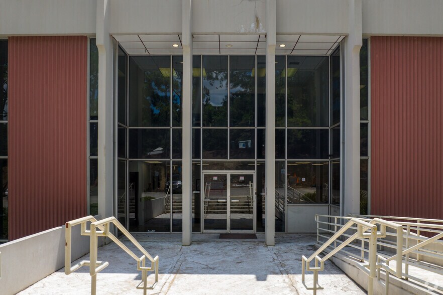 More Photos Of 200 Beacon Pky W, Birmingham Office For Sale