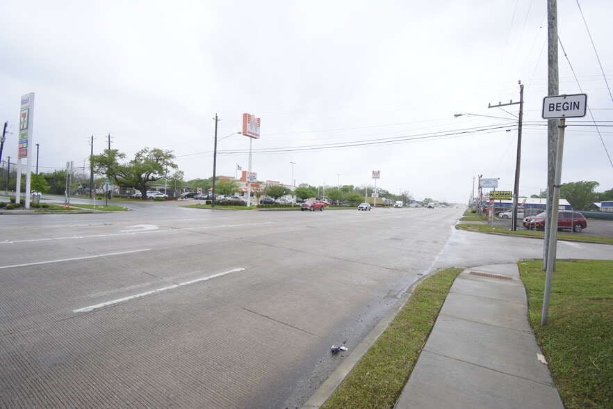 More Photos Of 1112 W Spencer Hwy, La Porte Storefront Retail Office For Lease