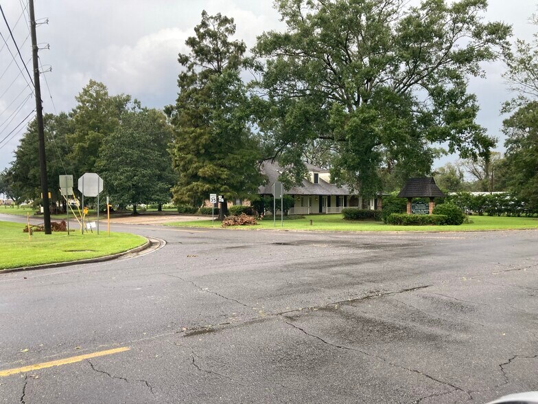 More Photos Of 5047 Highway 1, Napoleonville Office For Sale