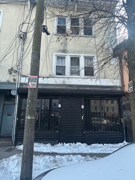 Primary Photo Of 11812 Atlantic Ave, South Richmond Hill Storefront Retail Residential For Lease