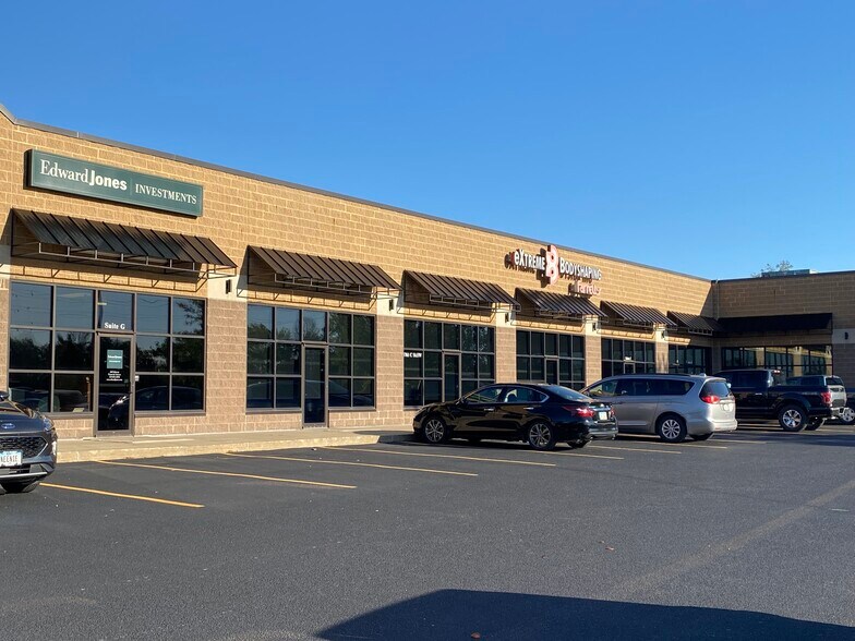 More Photos Of 5761 C St SW, Cedar Rapids General Retail For Lease