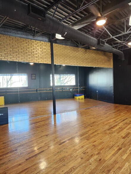 More Photos Of 24 Ellis St, Staten Island Storefront Retail Office For Sale