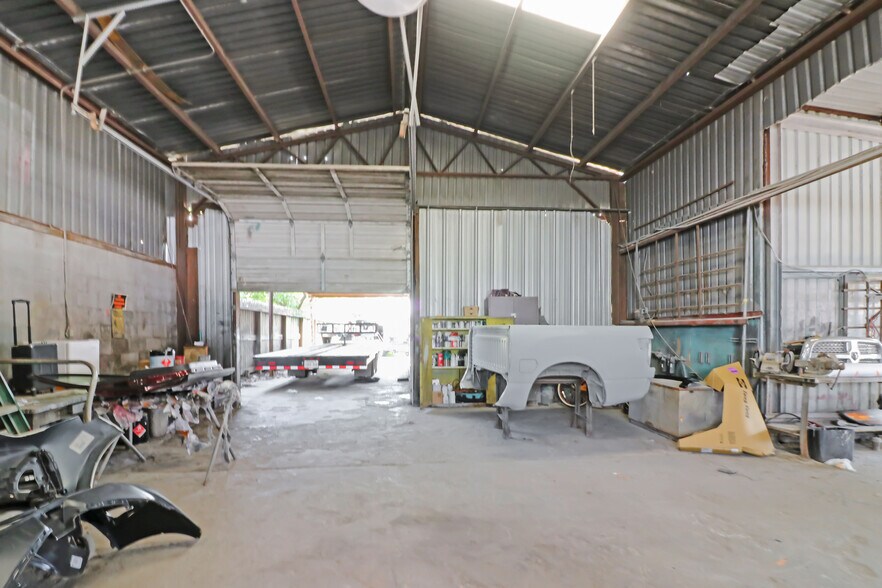 More Photos Of 1106 Wayside Dr, Houston Auto Repair For Sale