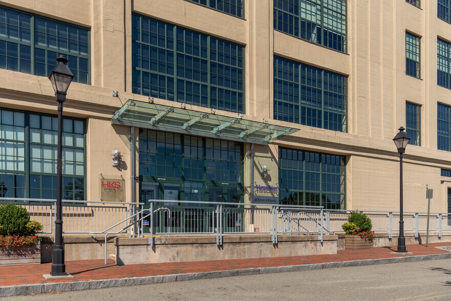 More Photos Of 2100 E Cary St, Richmond Office For Lease