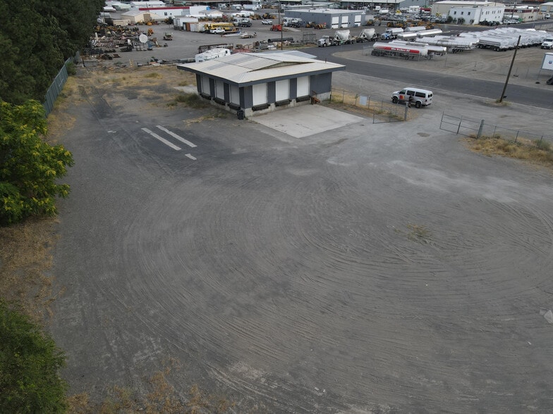 More Photos Of 423 S Idaho Ave, Pasco Warehouse For Lease