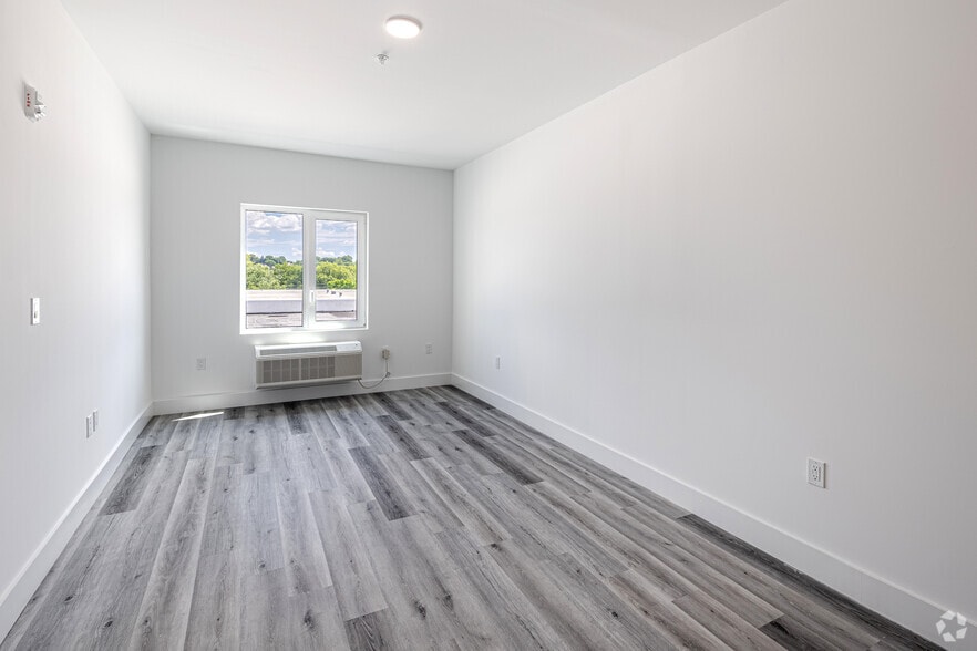 More Photos Of 102 Washington Ave, Belleville Apartments For Lease