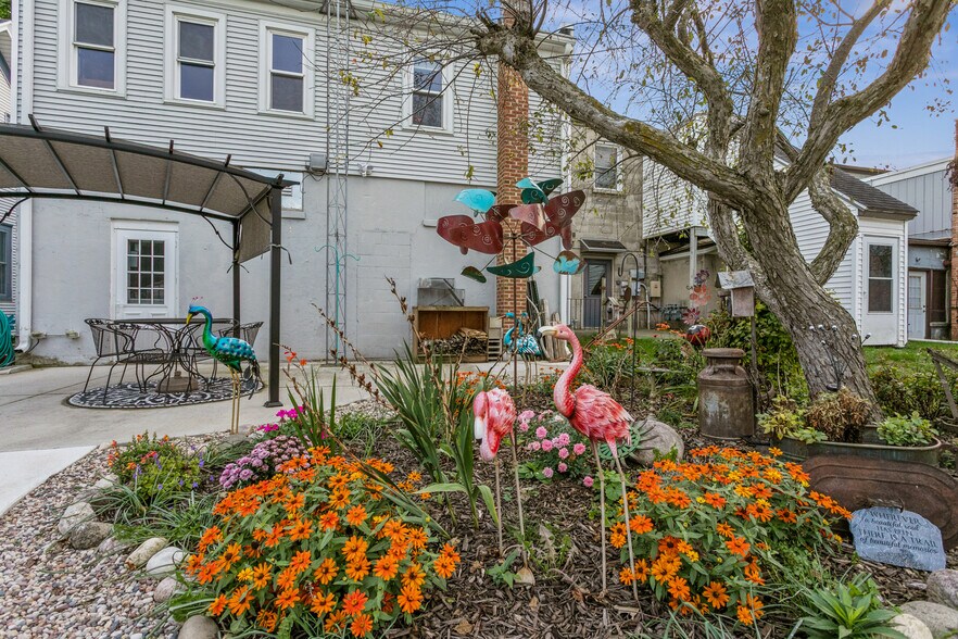 More Photos Of 2114 Wisconsin Ave, New Holstein Storefront Retail Residential For Sale