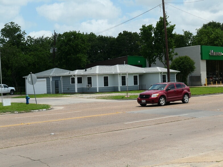 More Photos Of 7601 Park Place Blvd, Houston Office For Sale