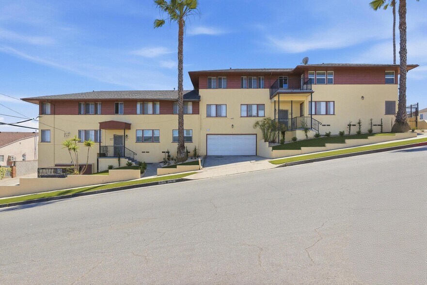 More Photos Of 4462 W 59th St, Los Angeles Apartments For Sale