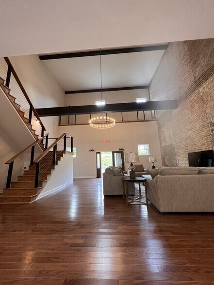 More Photos Of 471-472 W Main St, Fries Medical For Sale