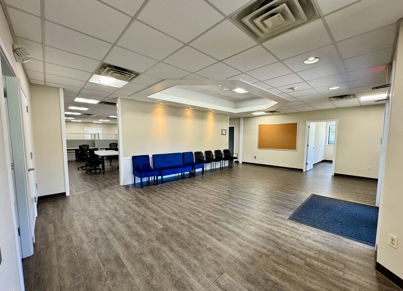 More Photos Of 280 Moody St, Ludlow Flex For Lease