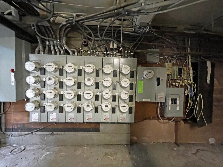 More Photos Of 2451 Seminary Ave, Oakland Apartments For Sale