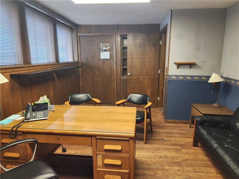 More Photos Of 104 Main St, Black River Falls Flex For Sale