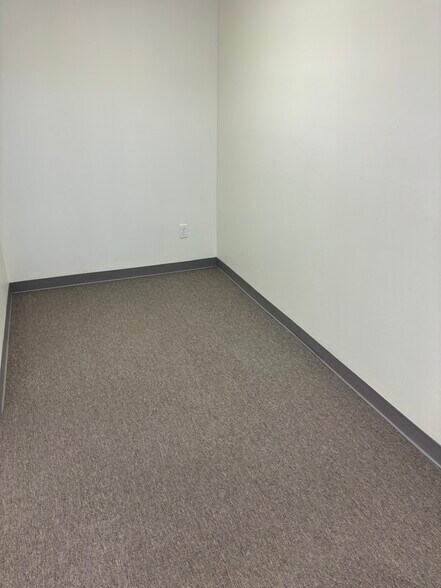 More Photos Of 607 10th St, Golden Office For Lease