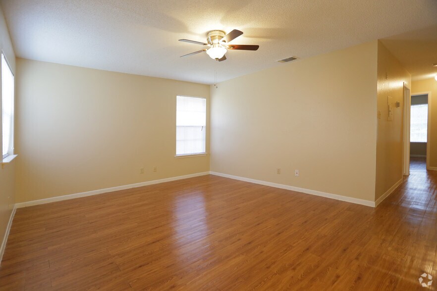 More Photos Of 737 W Mayfield Blvd, San Antonio Apartments For Sale