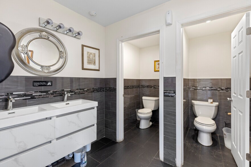 More Photos Of 457 Paterson Ave, Wallington Restaurant For Lease